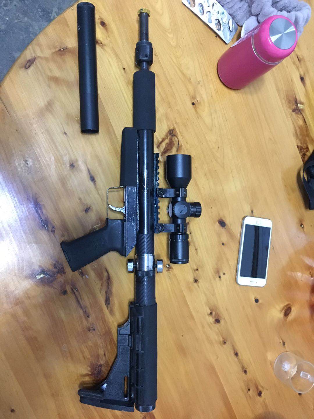 自己做的仿M4兔子。回家拿出来把玩下。